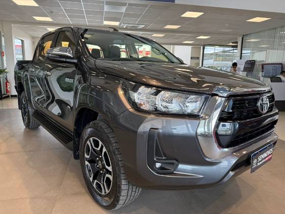 TOYOTA HILUX 2.8 D-4D TURBO DIESEL CD SRV 4X4 AUTOMÁTICO